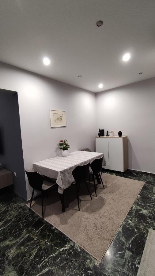 Two Bedroom Apartment In أثينا المظهر الخارجي الصورة